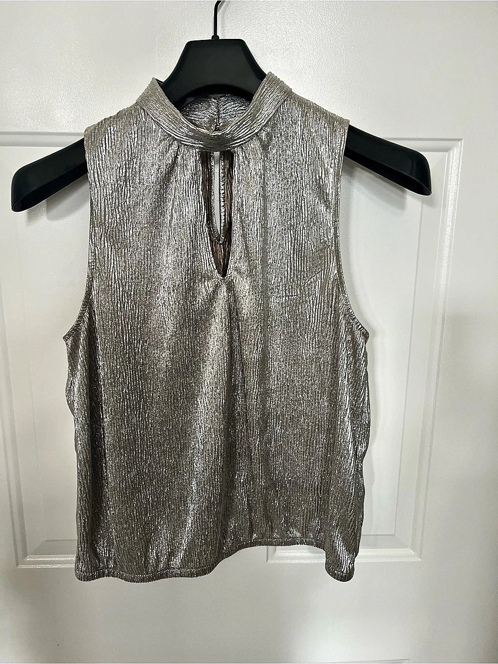 Express Metallic Sleeveless Blouse in Silver Size Large Like New
